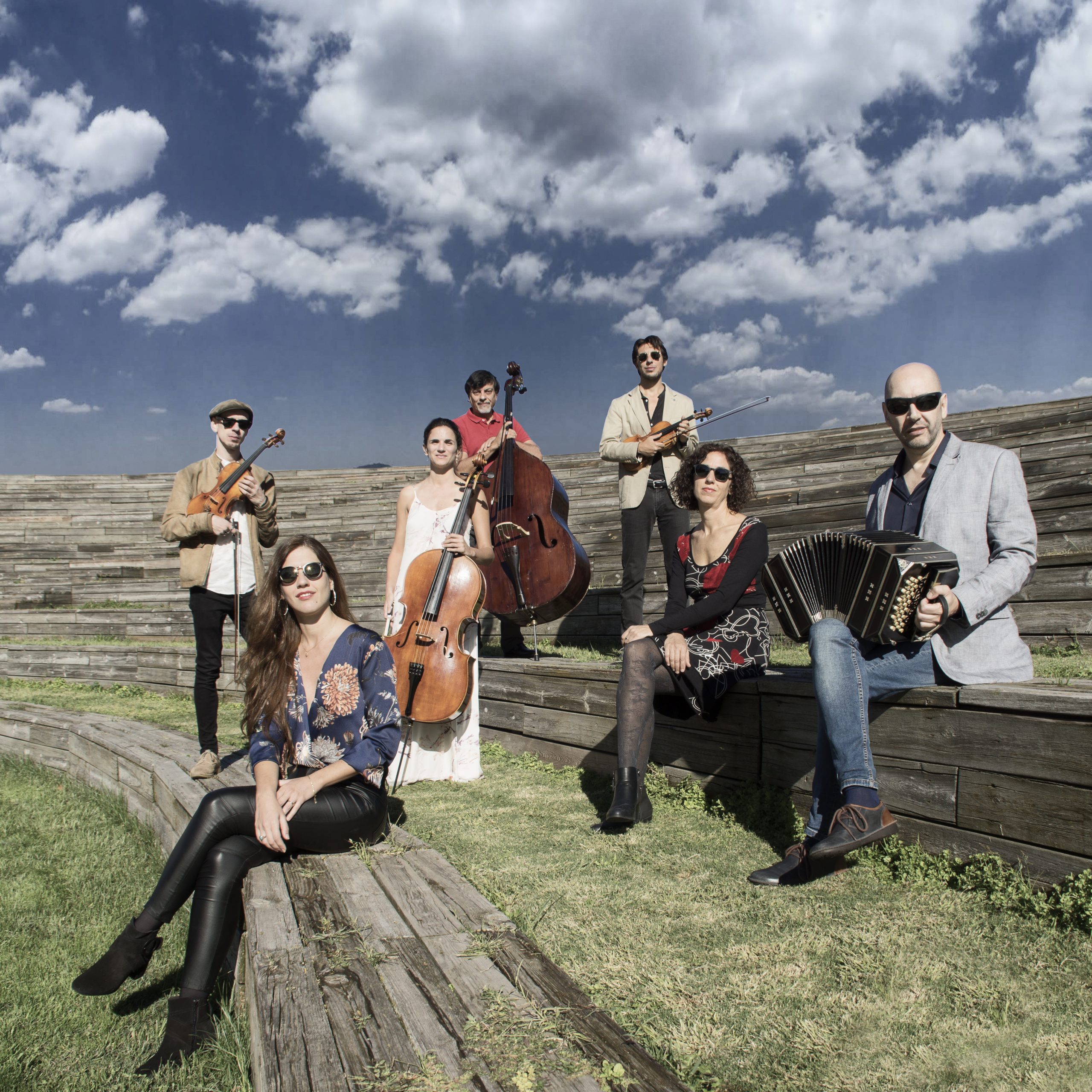 mariel-martinez-sexteto-templanza Mariel Martinez y el sexteto de Fabian Carbone. Fotografia para el disco Templanza